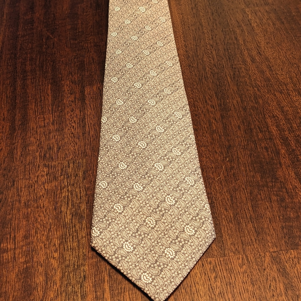 Men's Hermes Tie. EUC. Grey and pale lavender colors.